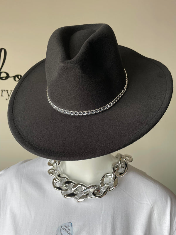 Fresh Fedora silver chain hat